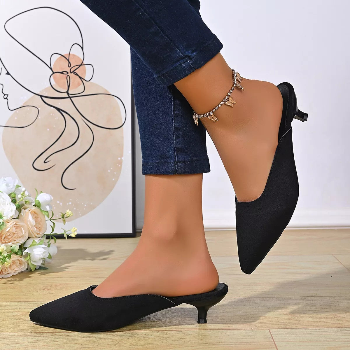 Point Toe Kitten Heels Pumps in Black - back view