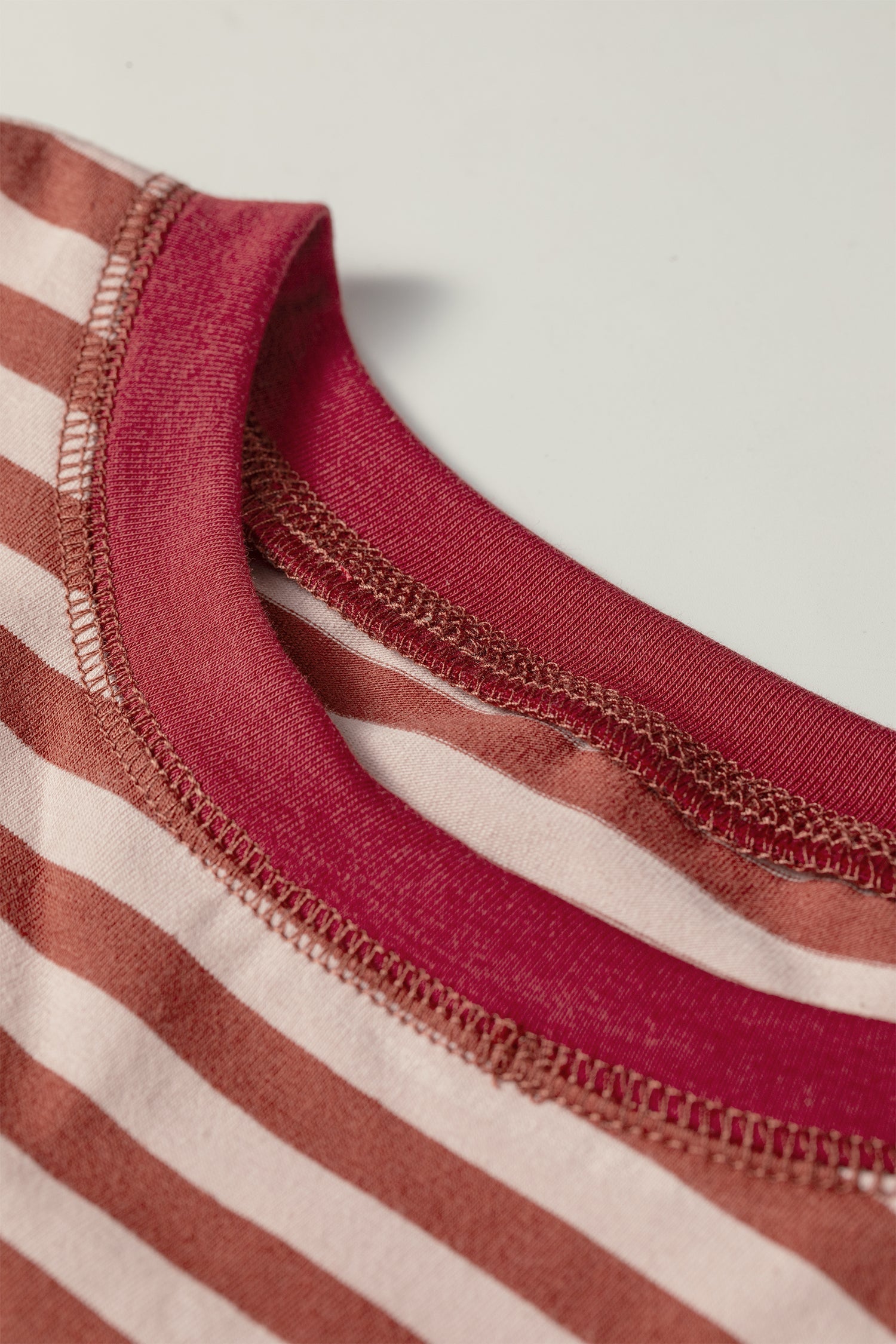Stripe contrast set insert pocket detail