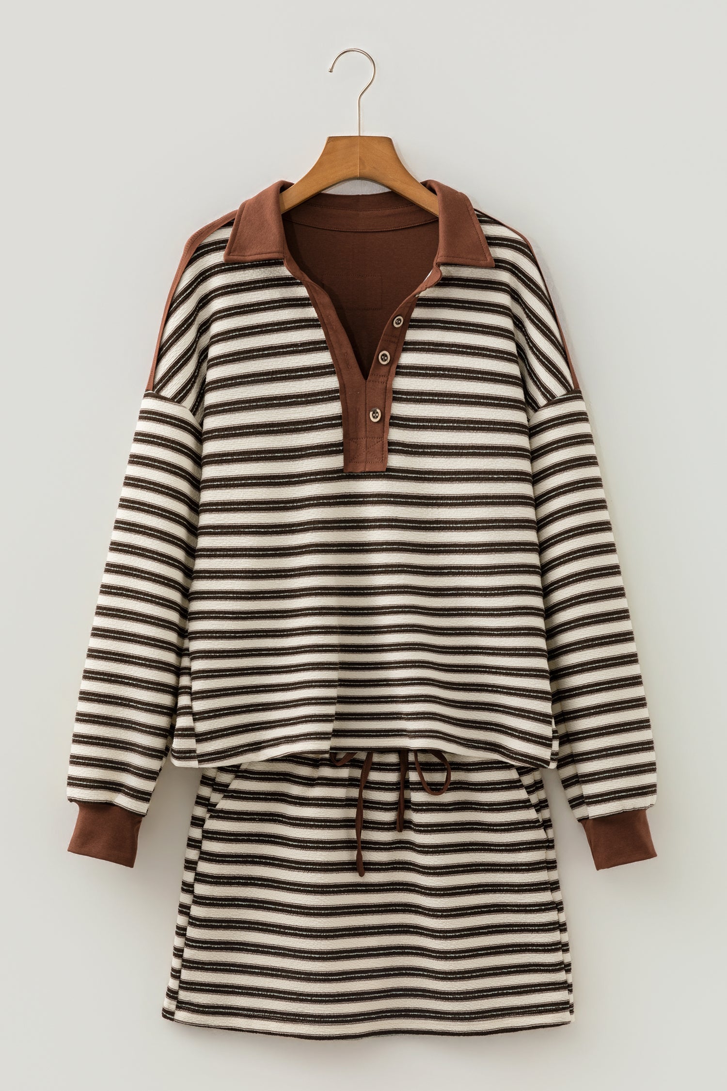 Mini skirt set button placket detail