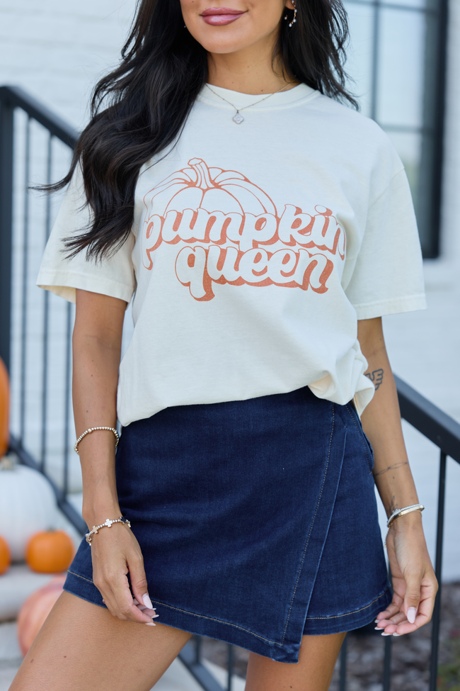 Pumpkin Queen Ivory Graphic Tee, detail view