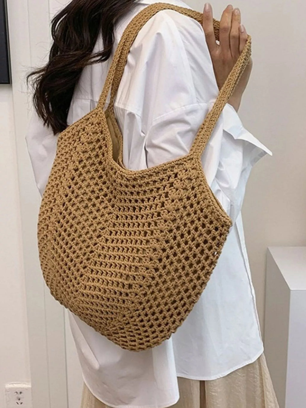 Woven Straw Shoulder Bag in Rice White