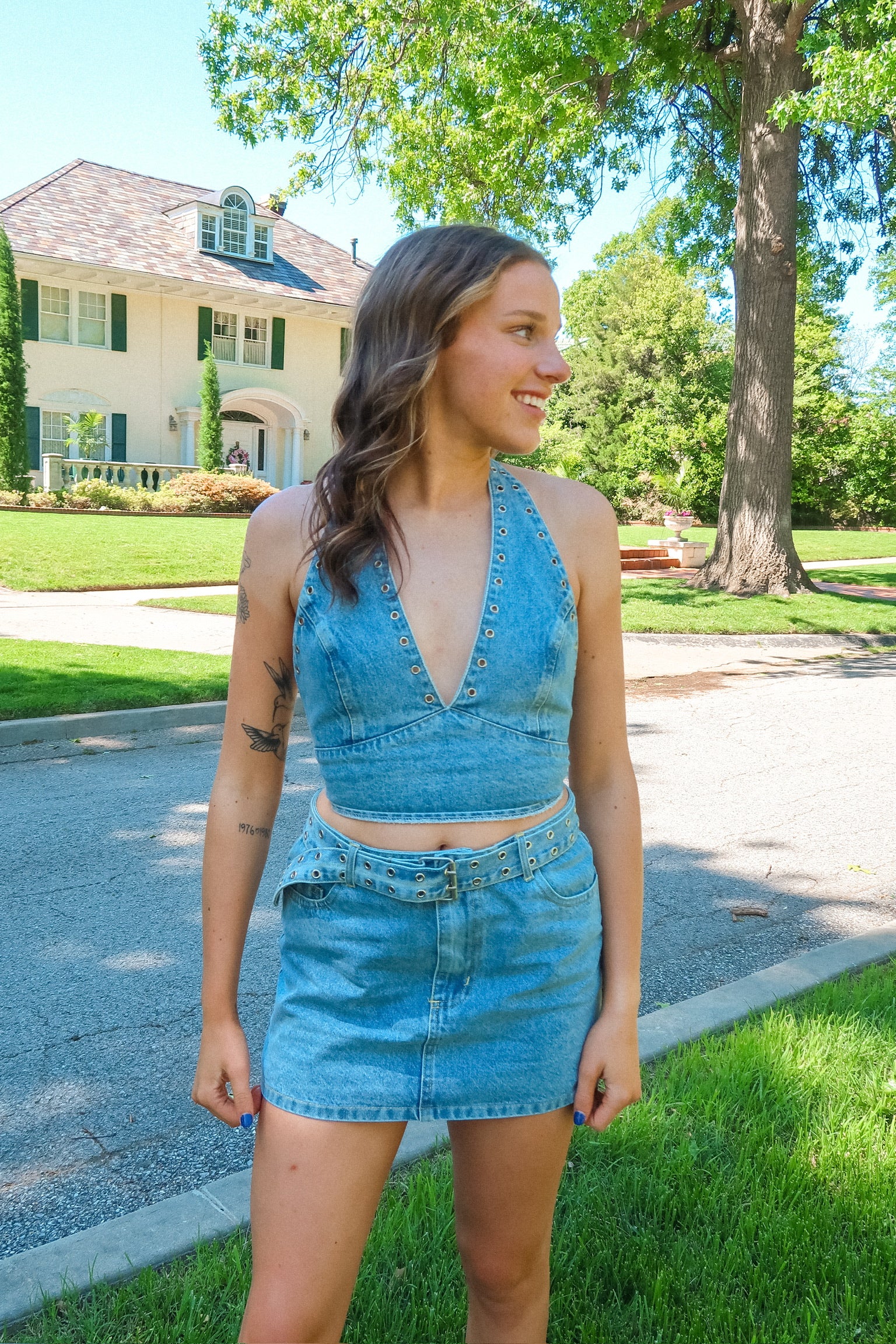 DOUBLE GROMMET BELT DENIM MINI SKIRT