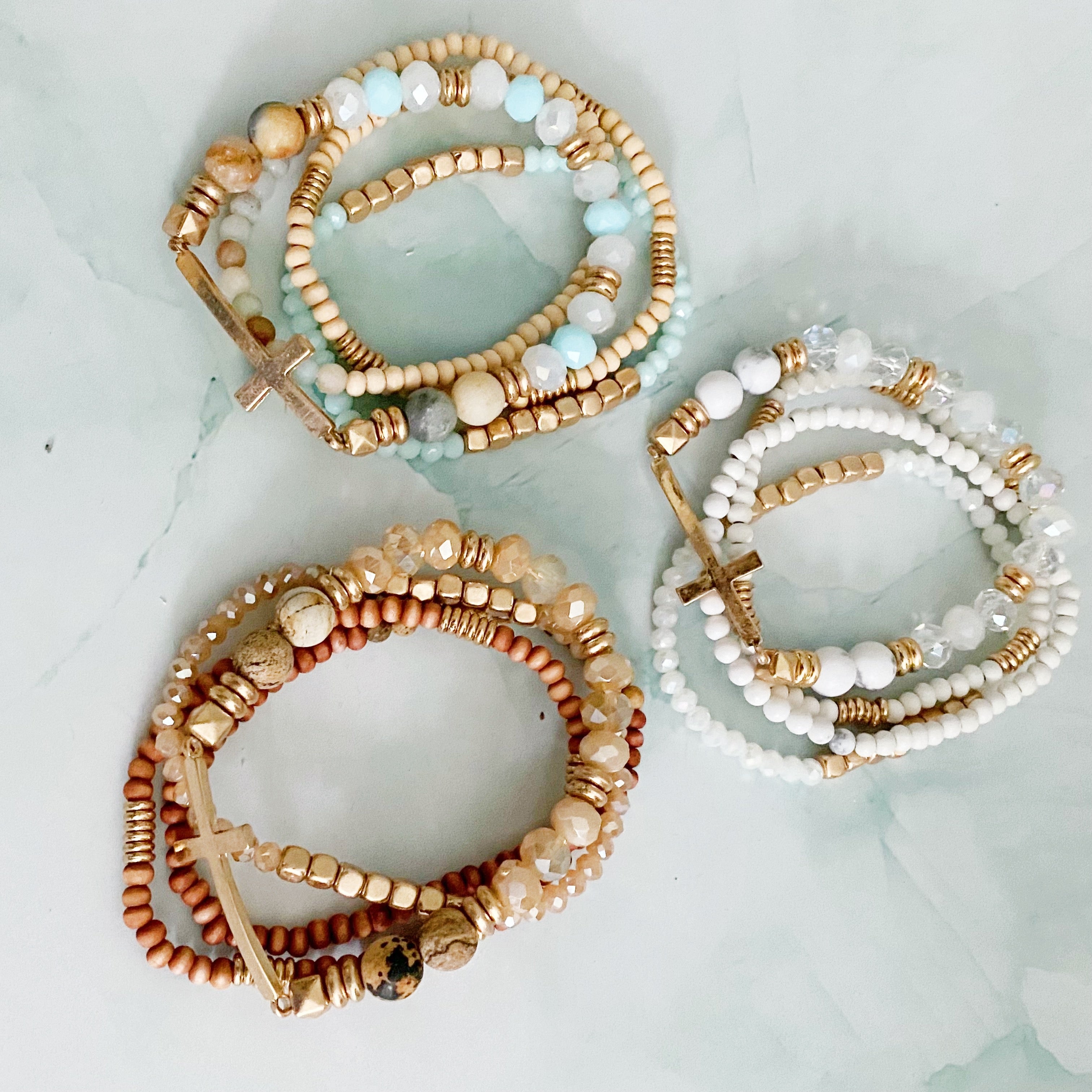 Set Of 4 Stone And Wooden Beads Bracelet - close up of bead and heart charm detail