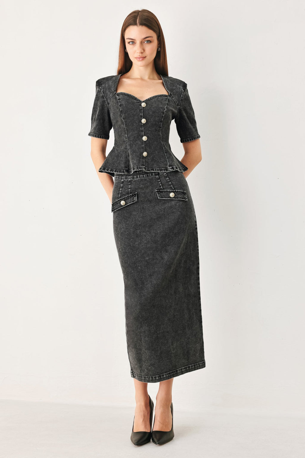 Denim pencil skirt back zipper detail