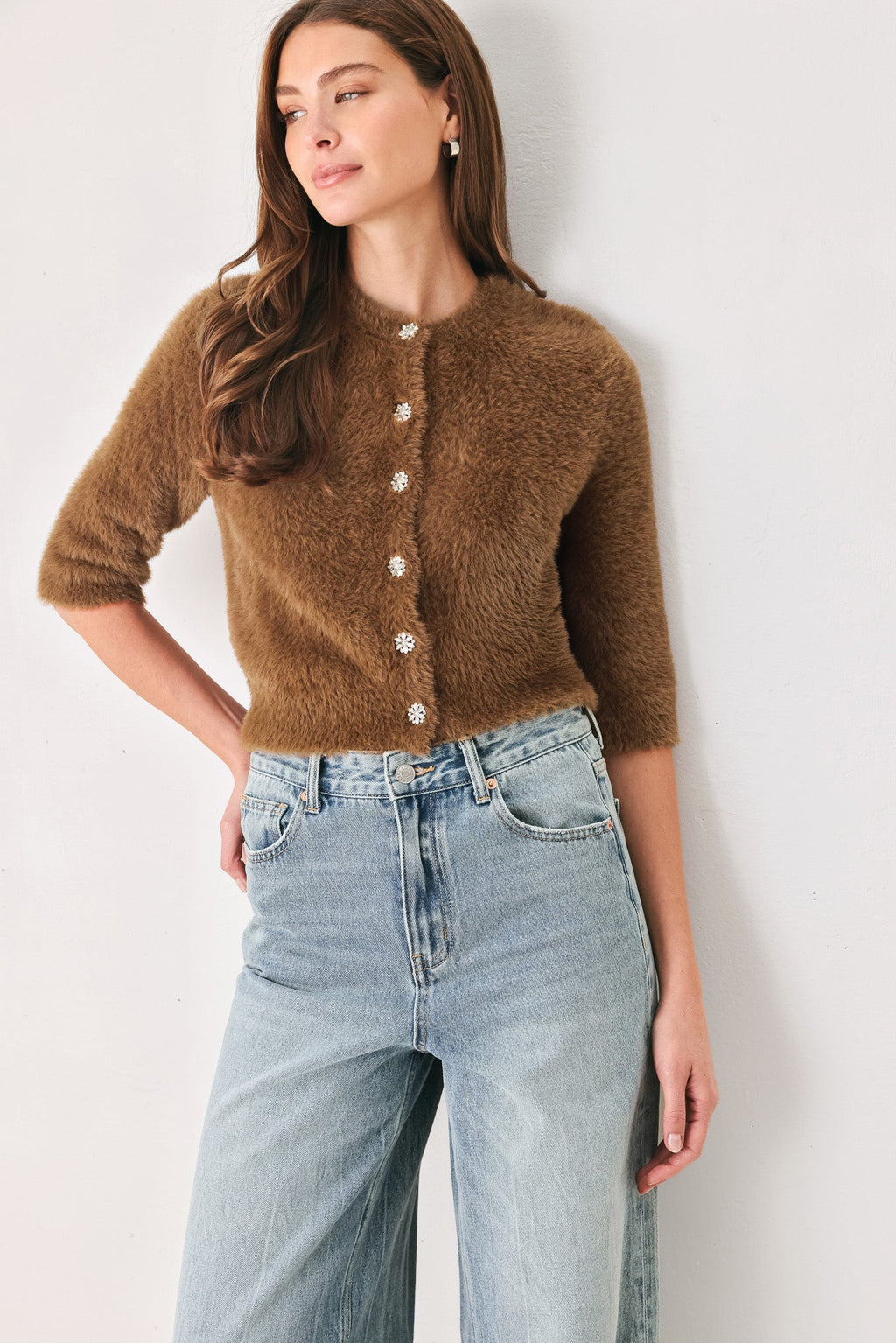 Fuzzy elbow-sleeve cropped cardigan in camel and off white - view 4