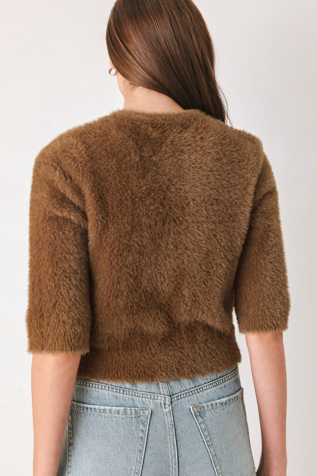 Fuzzy elbow-sleeve cropped cardigan in camel and off white - view 7