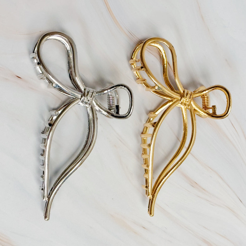 Annie Metal Bow Hair Claw Set Of 2 - close up of bow detail