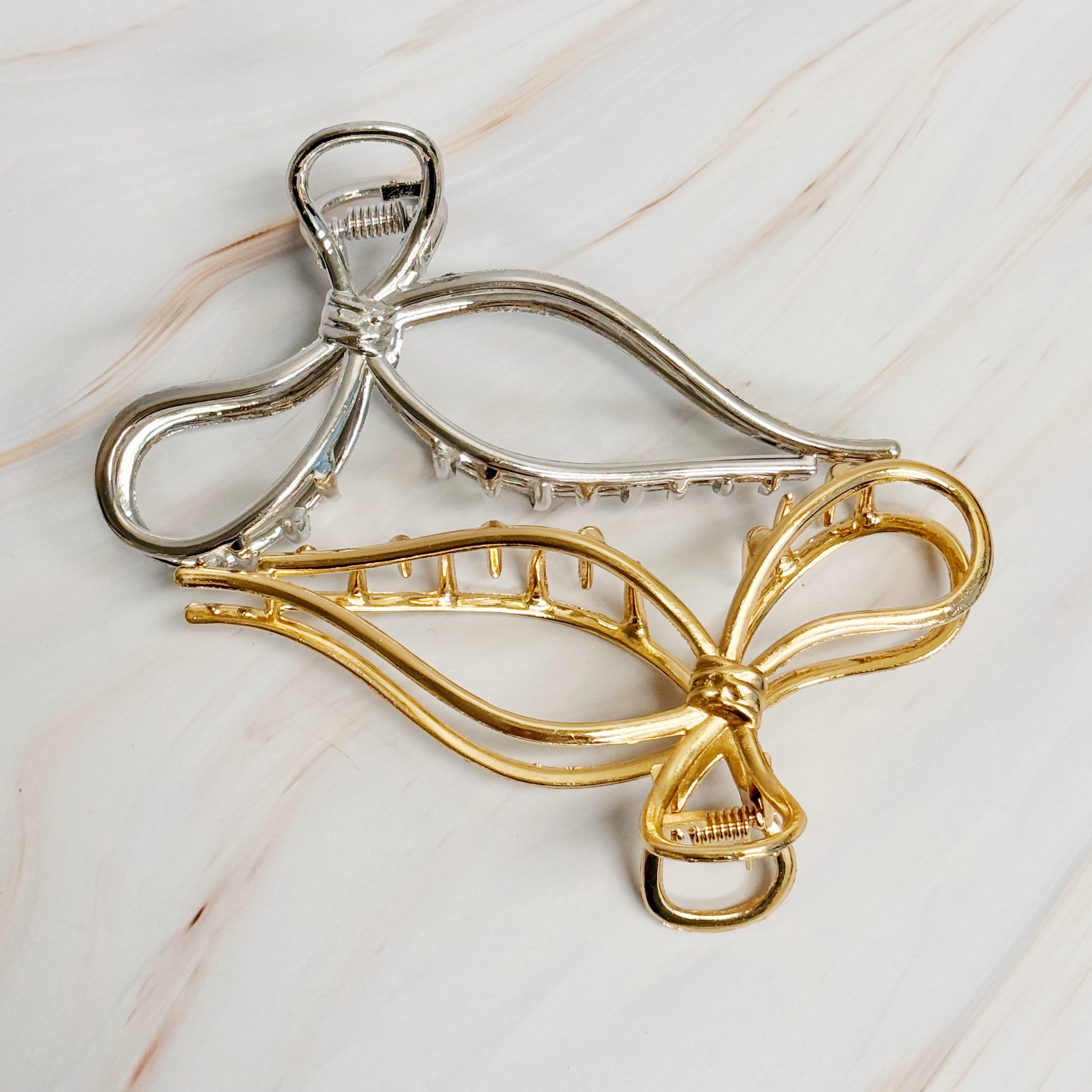 Annie Metal Bow Hair Claw Set Of 2 - flat lay both claws