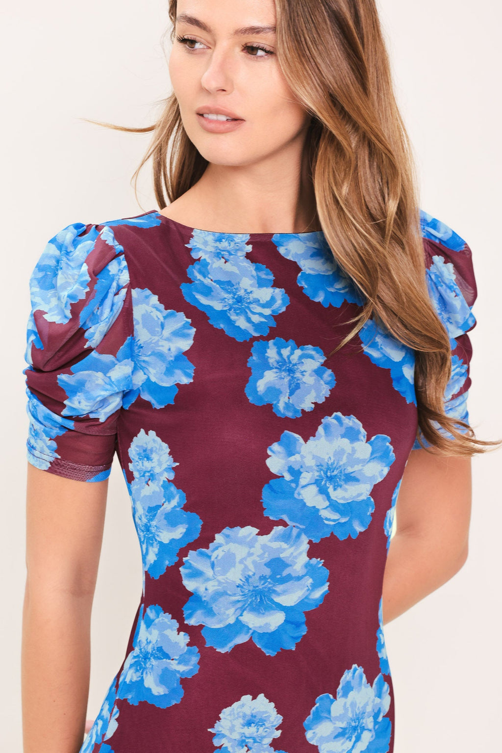 Power mesh midi dress with round neckline and voluminous sleeves