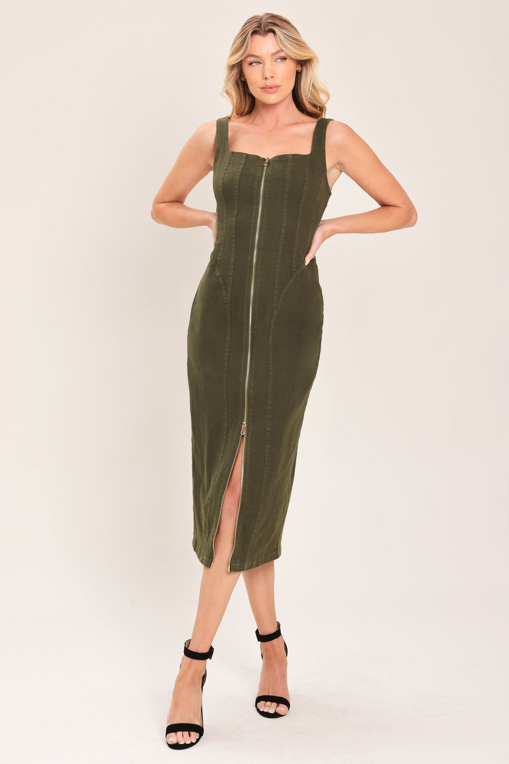 Cargo chic dress fabric detail