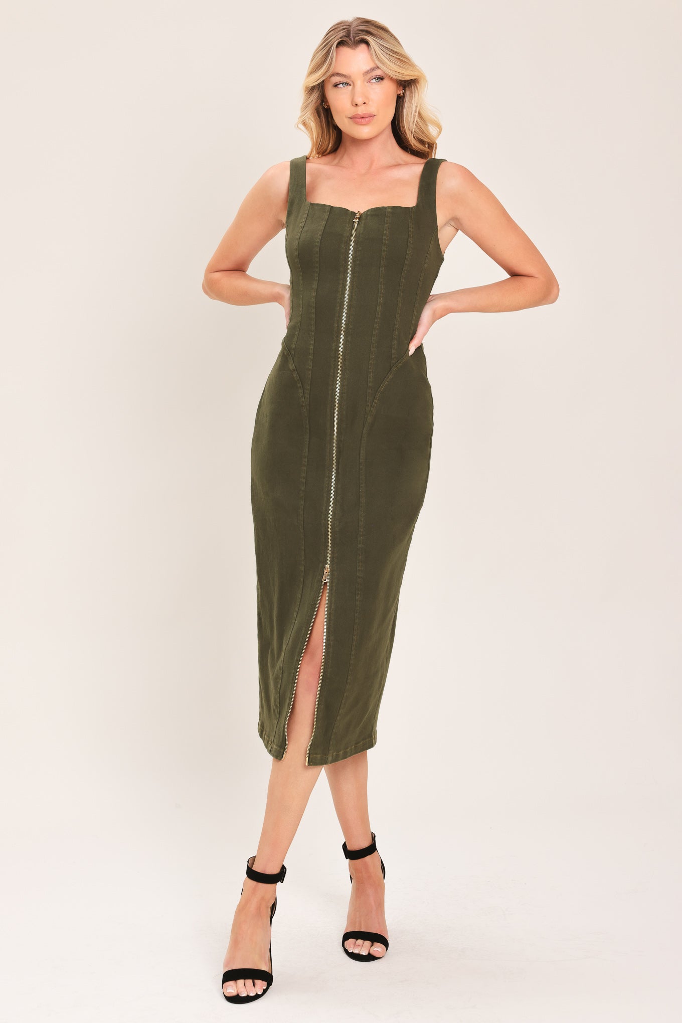 Cargo chic dress fabric detail