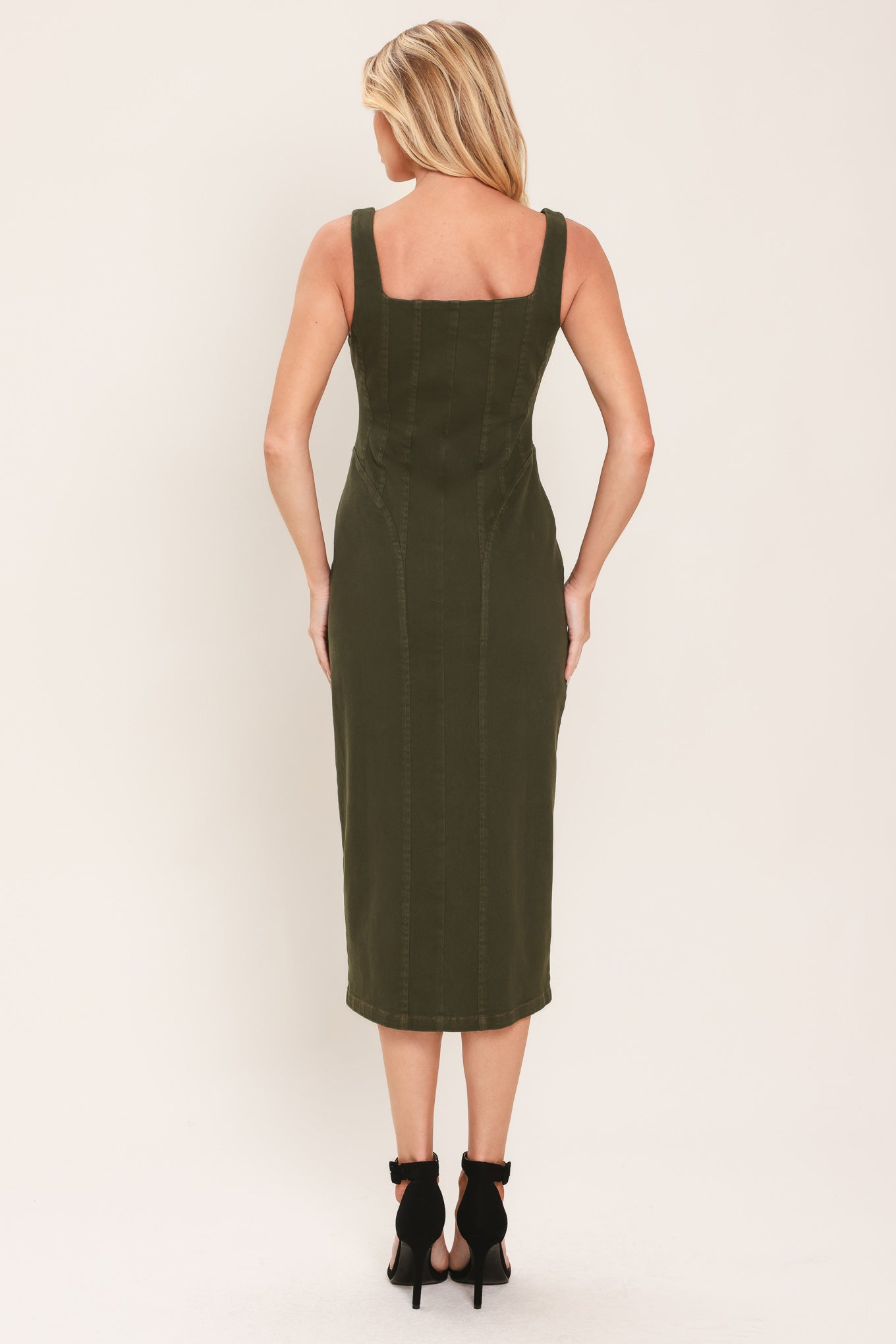 Size chart for modern cargo chic woven twill midi dress