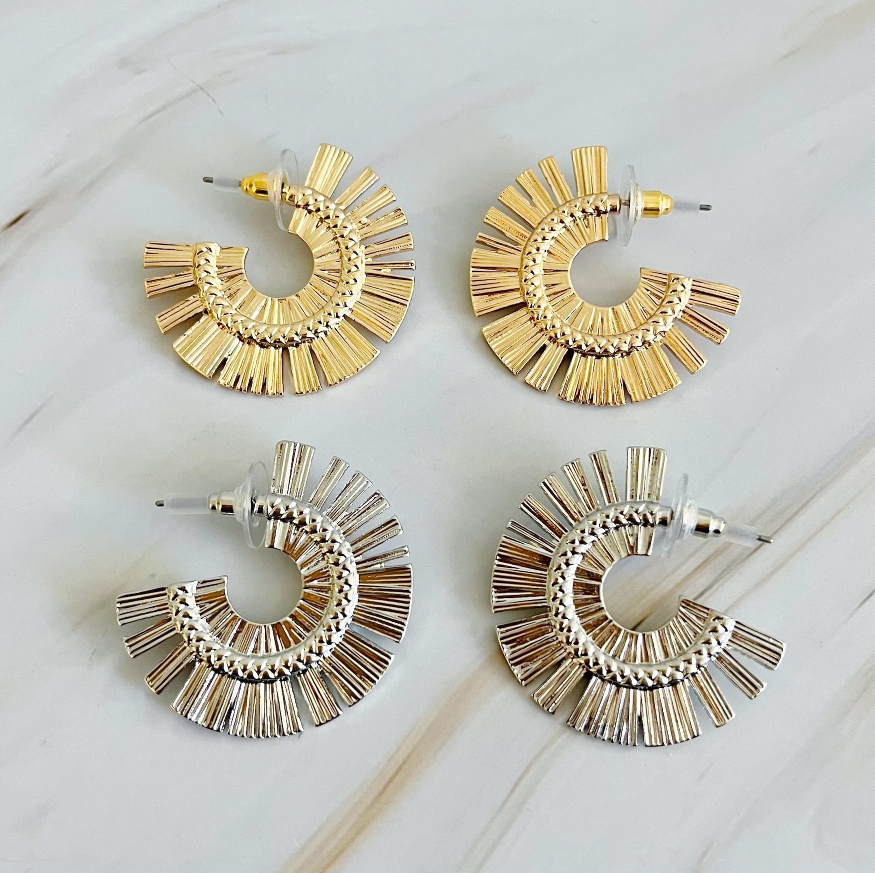 Sunburst Beauty Hoop Earrings in Gold - sunburst design detail