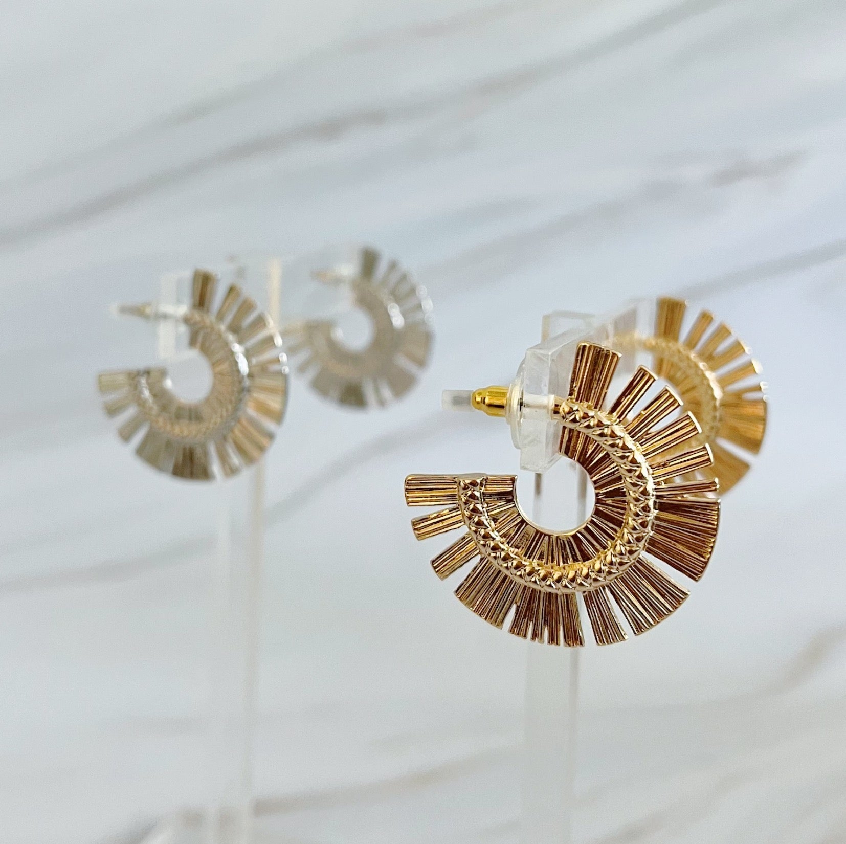 Sunburst Beauty Hoop Earrings in Silver