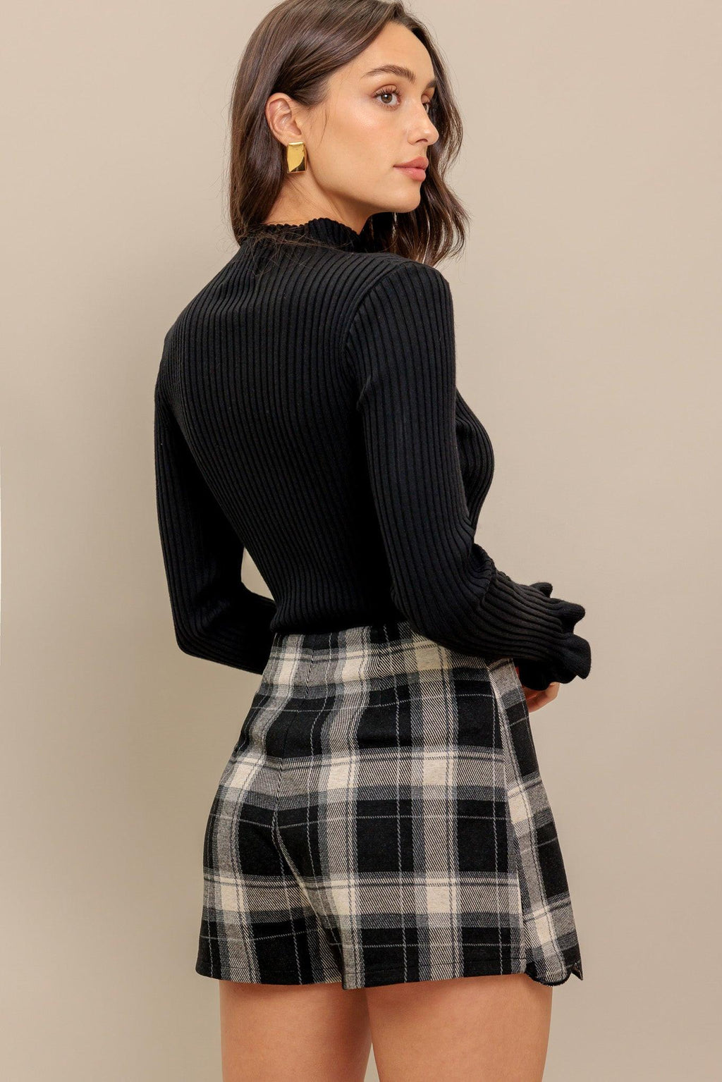 Scalloped Plaid Skort in black and taupe, styled view