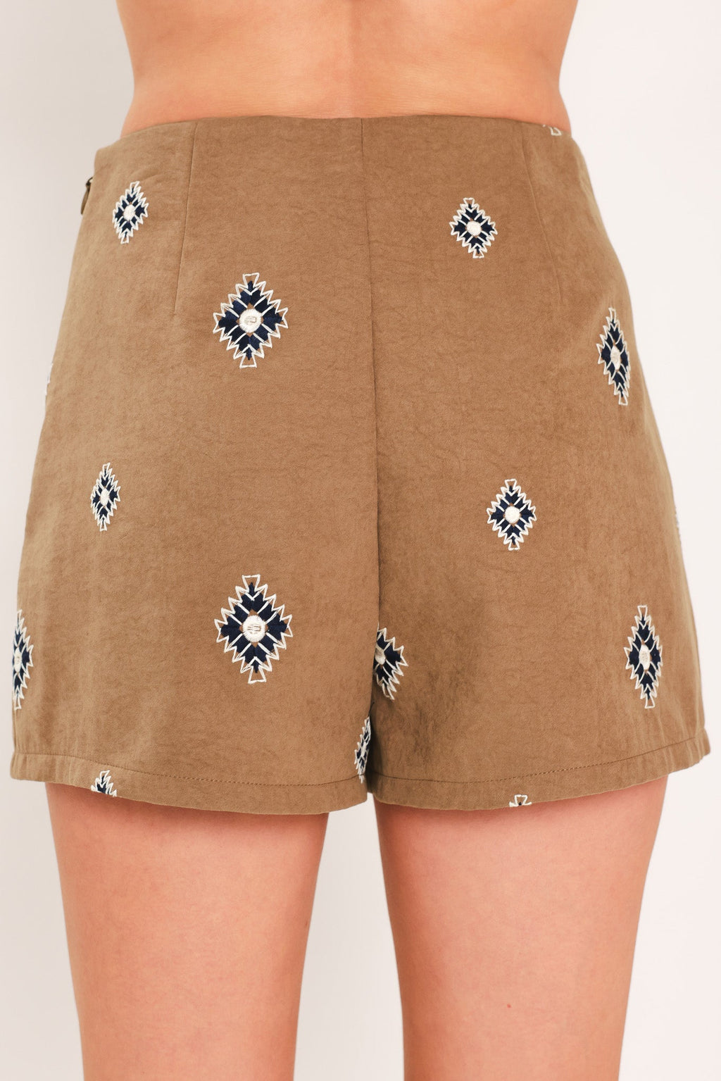 Canyon Motif Flirt Faux Suede Skort - detail view