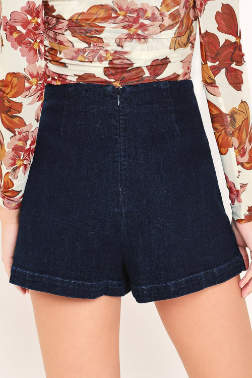 Denim skort side pleat detail