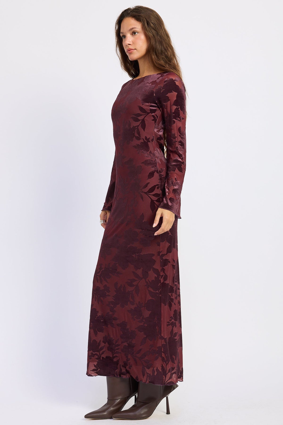 Long Sleeve Open Back Maxi Dress in wine, detail