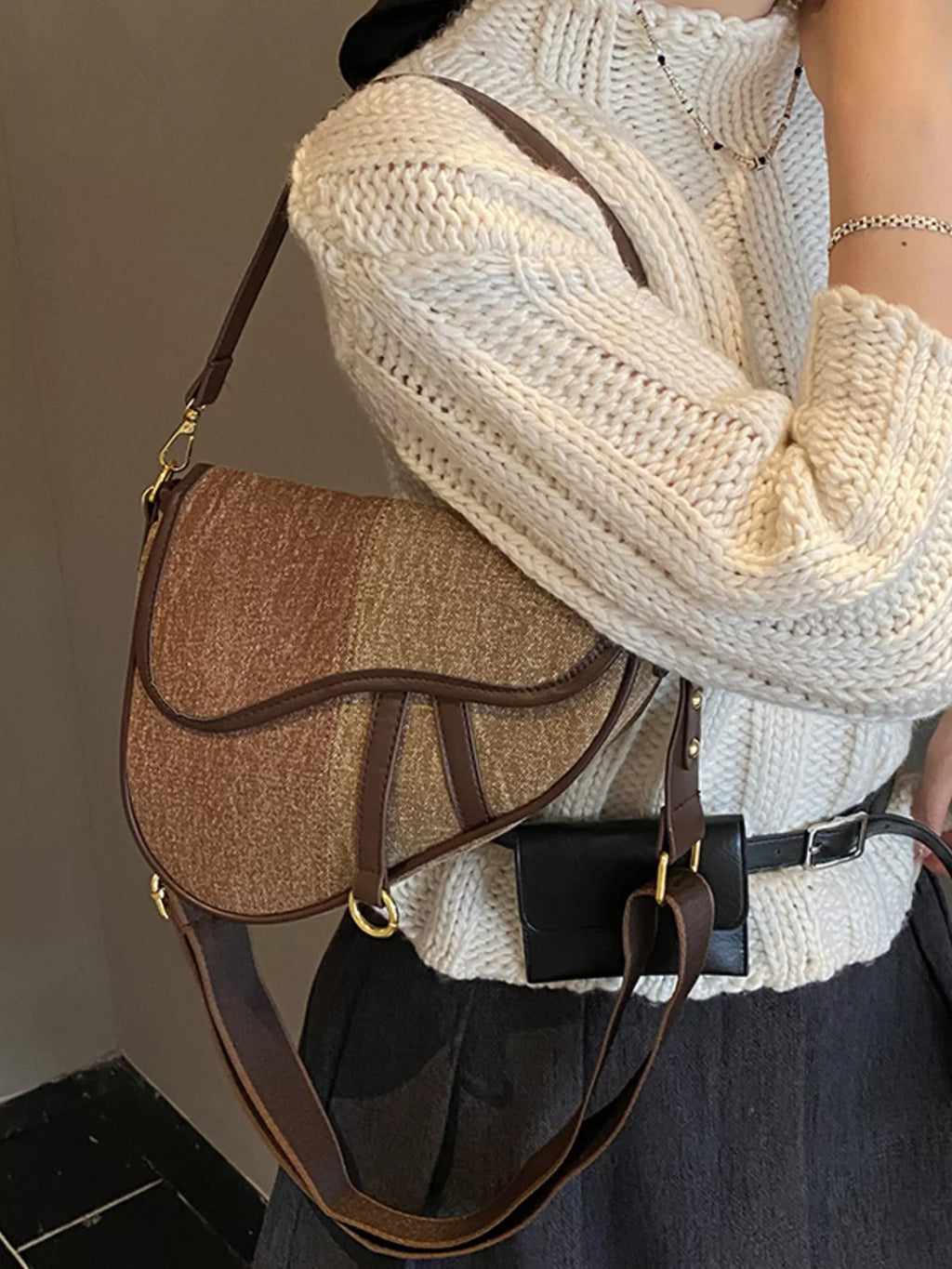 a16a09570bc04f64b9118301ae573706-Max-Origin