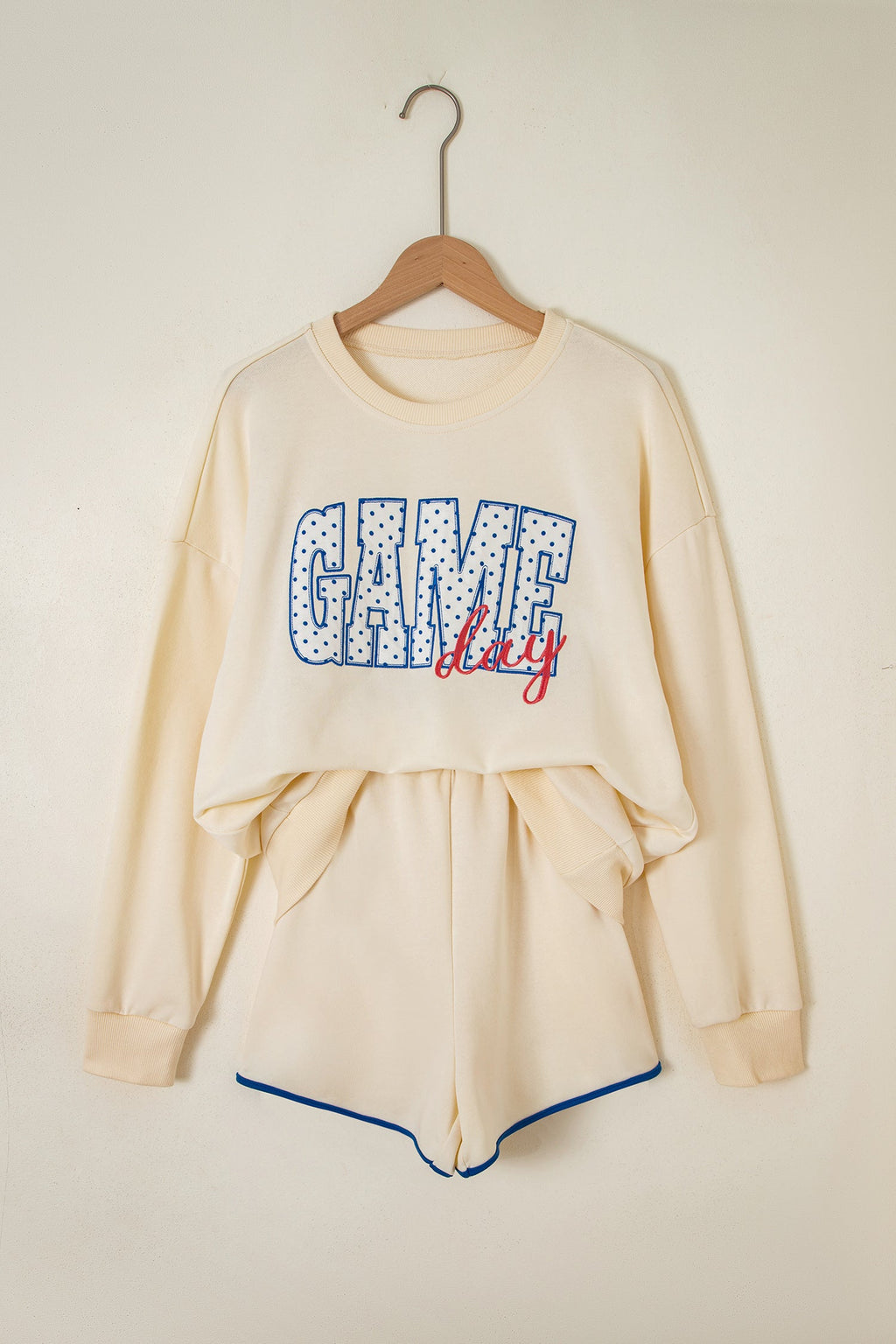 Game Day crew neck sweatshirt and shorts set in Beige, detail view