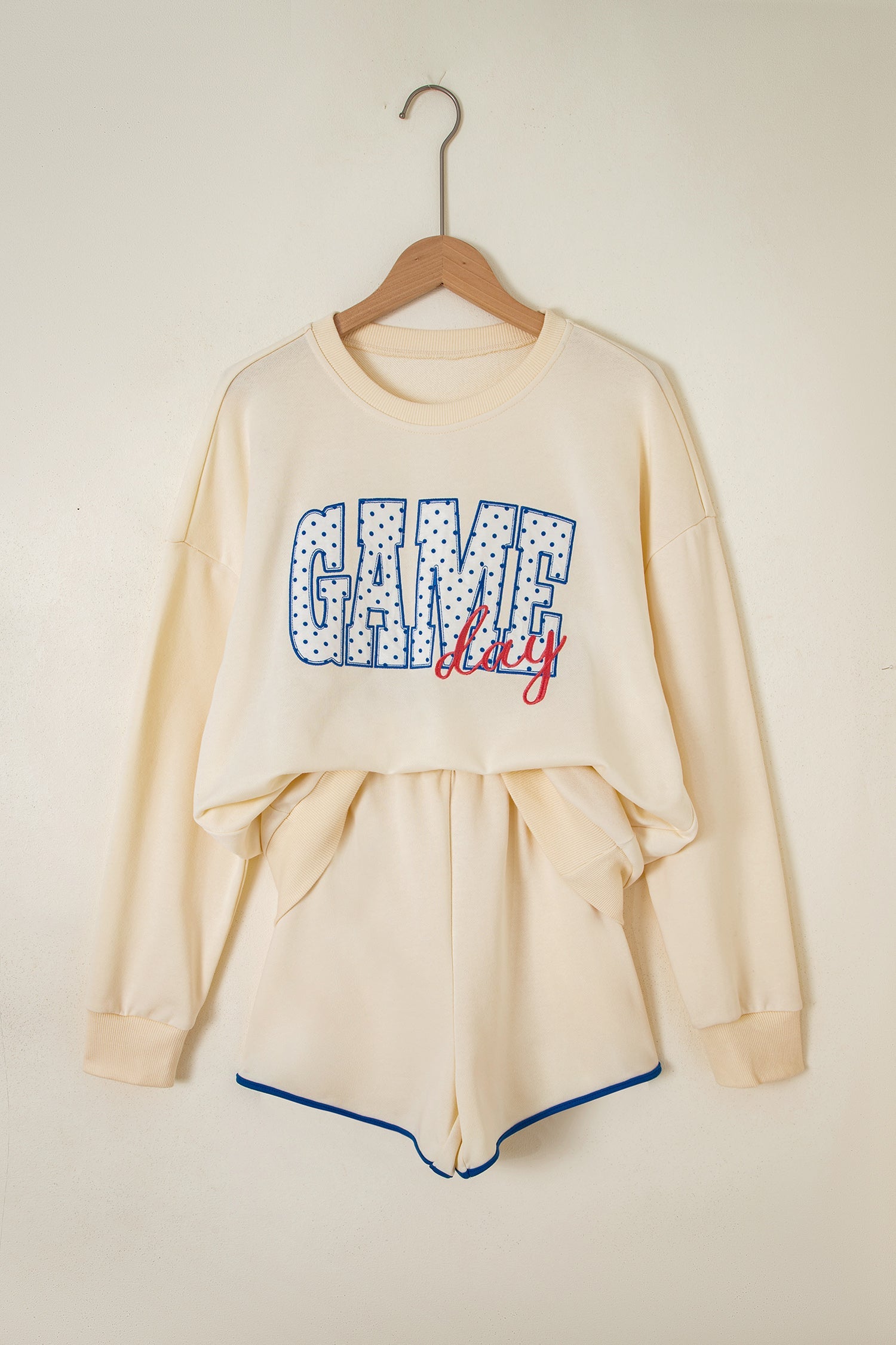 Game Day crew neck sweatshirt and shorts set in Beige, detail view