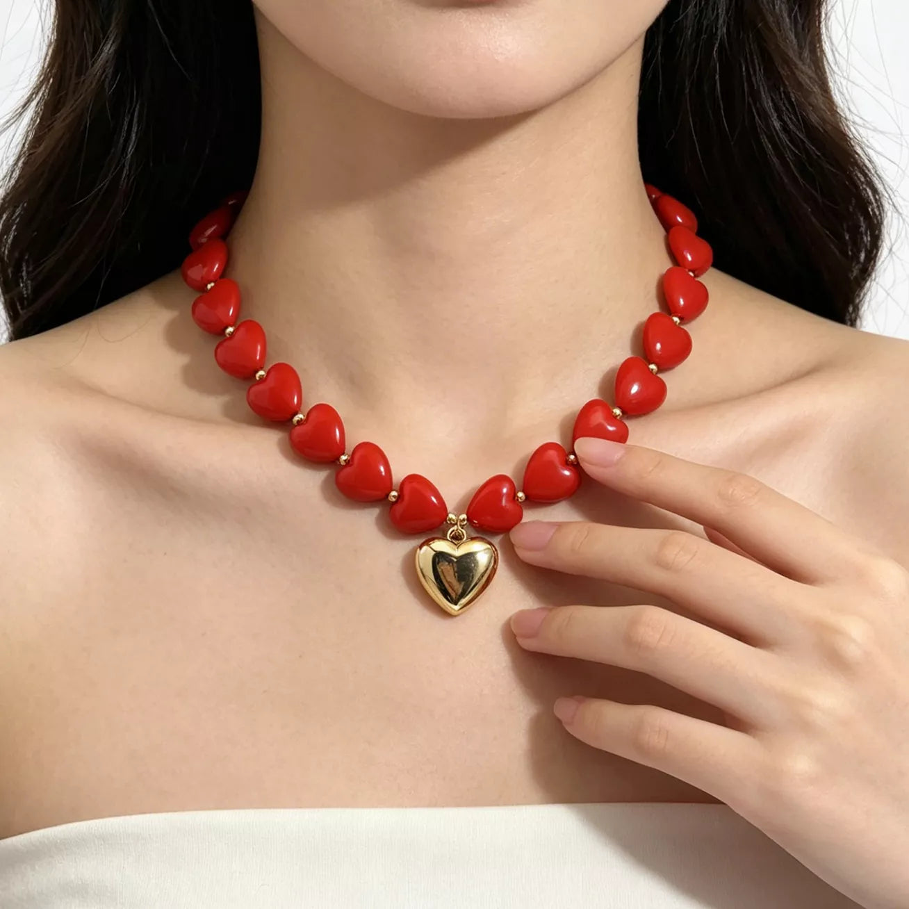 Heart-Shaped Resin Beaded Necklace - clasp detail